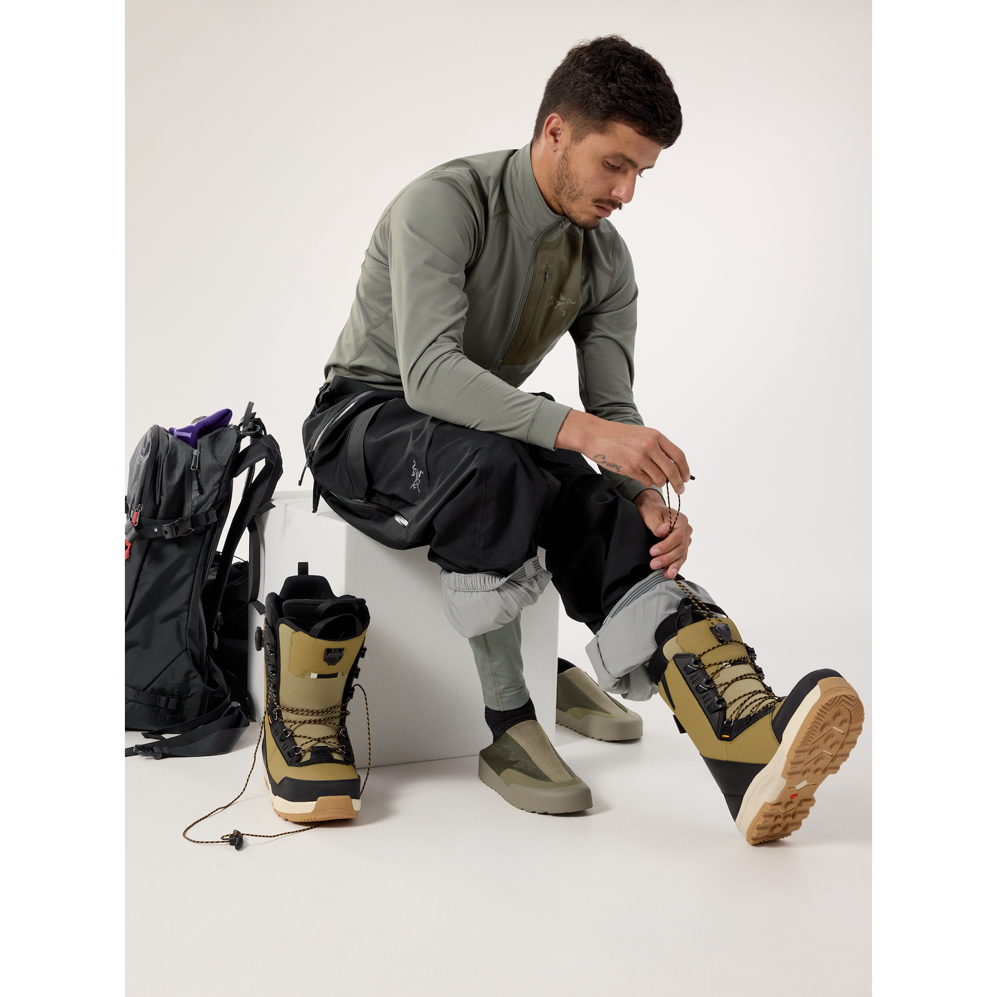 Arc'teryx Men's Rho LT Zip Neck